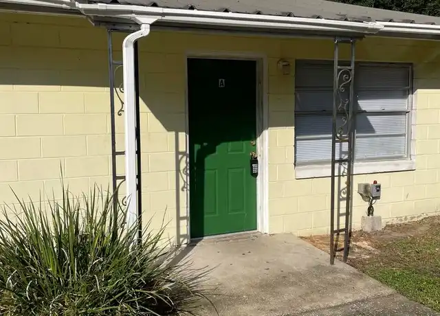 Property at 7094 County Road 213 Apt A (Right Side), Wildwood, FL, 34785, 2 beds, 1 bath, [object Object]