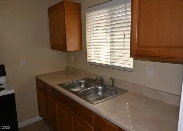 Property at 320 N 16th St Unit 1, Las Vegas, NV, 89101, 1 bed, 1 bath, [object Object]