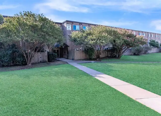 Property at 1500 N Garrett Ave, Dallas, TX, 75206, 1 bed, 1 bath, [object Object]