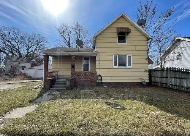 Property at 1927 Airline Ave, Toledo, OH, 43609, 3 beds, 1 bath, [object Object]