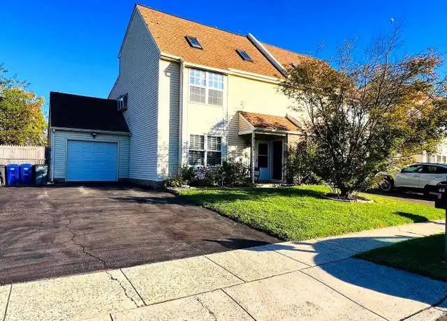 Property at 31 Bellaire Dr, Langhorne, PA, 19047, 3 beds, 2 baths, [object Object]