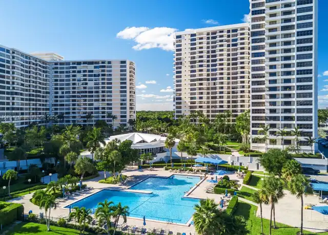 Property at 2500 Parkview Dr #1117, Hallandale Beach, FL, 33009, 2 beds, 2 baths, [object Object]