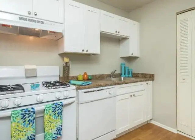 Property at 835 Navaho Dr, Raleigh, NC, 27609, 2 beds, 1 bath, [object Object]