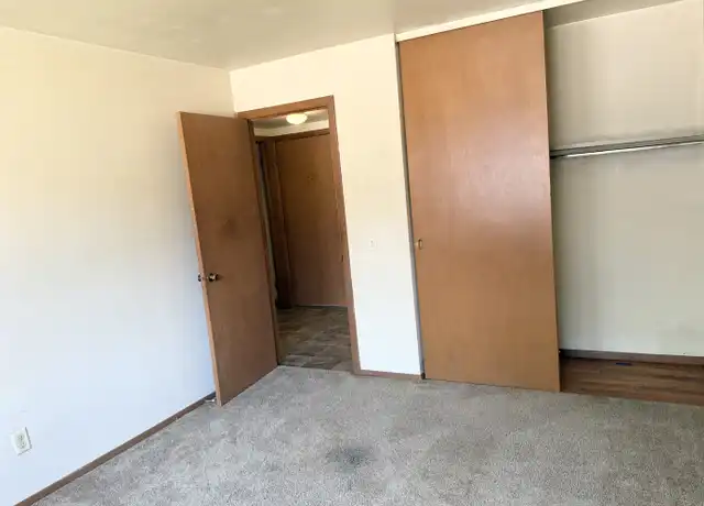 Property at 2080 Allen Blvd Unit 4, Middleton, WI, 53562, 1 bed, 1 bath, [object Object]