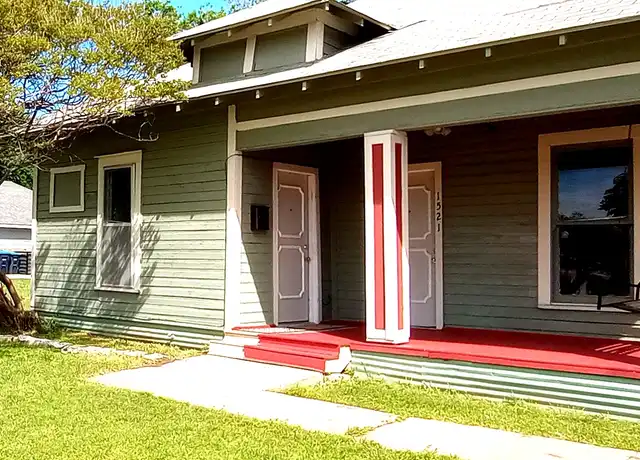 Property at 1521 E Cannon St, Fort Worth, TX, 76104, 2 beds, 2 baths, [object Object]