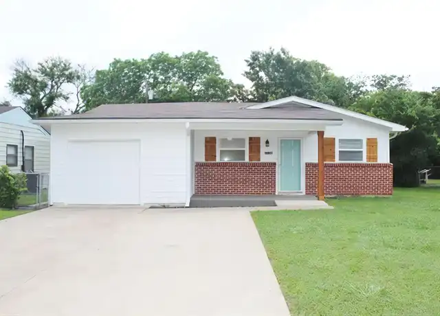Property at 1110 S Hall St, Ennis, TX, 75119, 3 beds, 1 bath, [object Object]