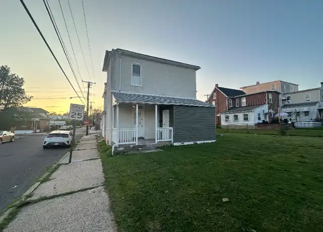 Property at 402 E Vine St Unit Rear, Stowe, PA, 19464, 2 beds, 1 bath, [object Object]