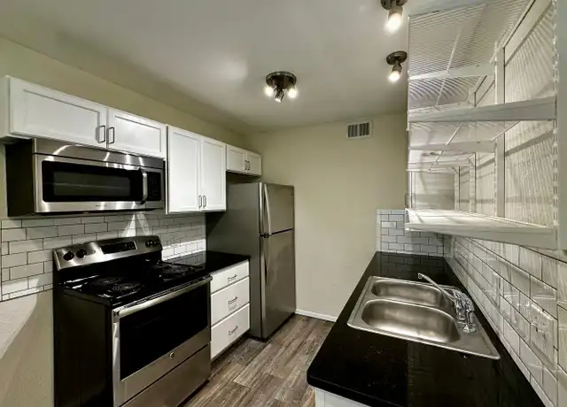 Property at 1214 Baylor Ave Unit 103, Waco, TX, 76706, 2 beds, 2 baths, [object Object]