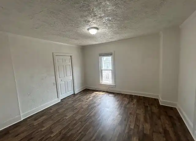 Property at 402 N 4th St Unit 3, Lebanon, PA, 17046, 2 beds, 1 bath, [object Object]