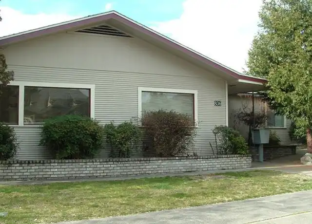 Property at 6 NW 6th St, Grants Pass, OR, 97526, 1 bed, 1 bath, [object Object]