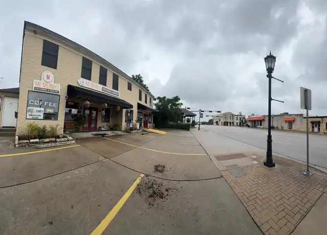Property at 106 S Mays St Unit 300, Round Rock, TX, 78664, 2 beds, 1 bath, [object Object]