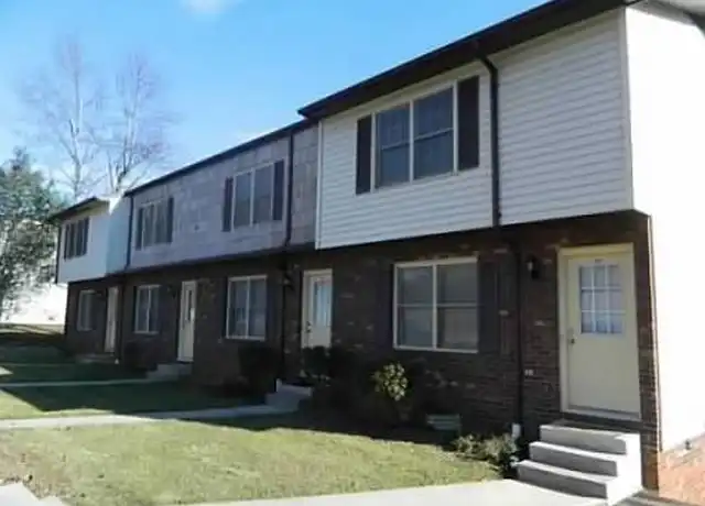 Property at 511 Plaza Dr Unit 4, Wilkesboro, NC, 28697, 2 beds, 1.5 baths, [object Object]