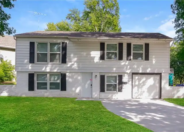 Property at 13235 Park Hills Dr, Grandview, MO, 64030, 3 beds, 1.5 baths, [object Object]