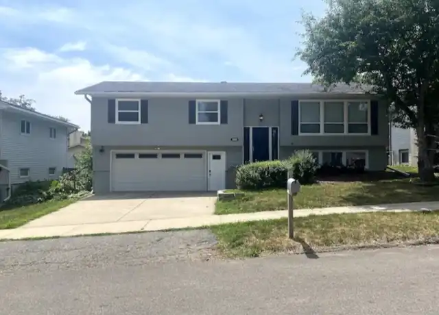 Property at 2610 25th St NW, Rochester, MN, 55901, 2 beds, 1 bath, [object Object]