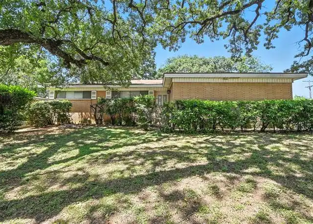 Property at 1502 Westcrest Dr, Arlington, TX, 76013, 3 beds, 2 baths, [object Object]