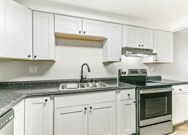 Property at 2444 South York Street Apartments - 2444 S York St, Denver, CO, 80210, 1-2 bed, 1 bath, [object Object]