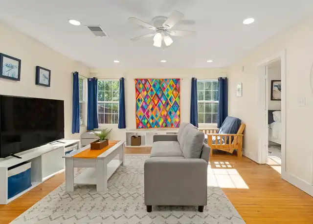 Property at 725 Panhandle St, Denton, TX, 76201, 1 bed, 1 bath, [object Object]