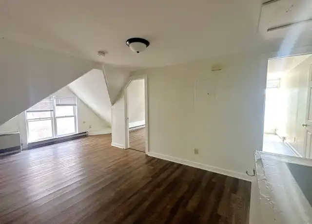 Property at 16-18 Lafayette Pl Unit 16-3, Burlington, VT, 05401, 1 bed, 1 bath, [object Object]