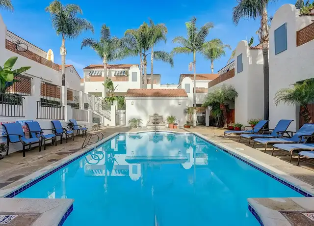Photo of 336 Pine Ave, Carlsbad, CA 92008