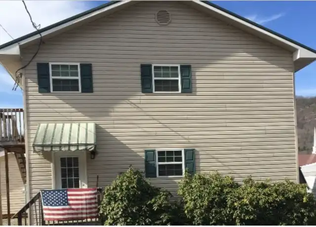Property at 830 Deerfield Ln, Hampton, TN, 37658, 2 beds, 1 bath, [object Object]