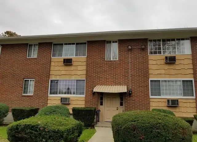 Property at 205 Bretton St Unit D2, Bridgeport, CT, 06606, 1 bed, 1 bath, [object Object]
