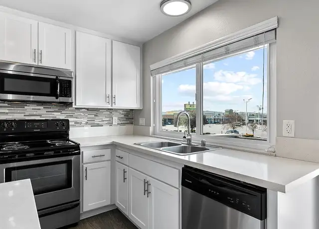 Photo of 1231 W Francisquito Ave, West Covina, CA 91790