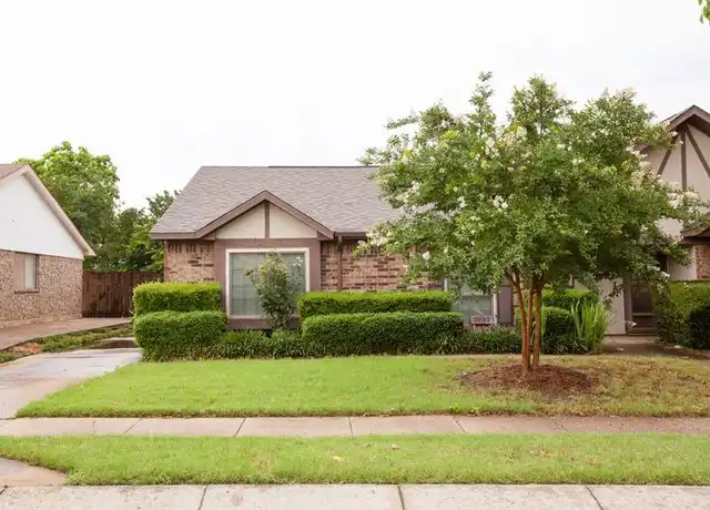 Property at 2902 Post Oak Dr, Euless, TX, 76039, 3 beds, 2 baths, [object Object]