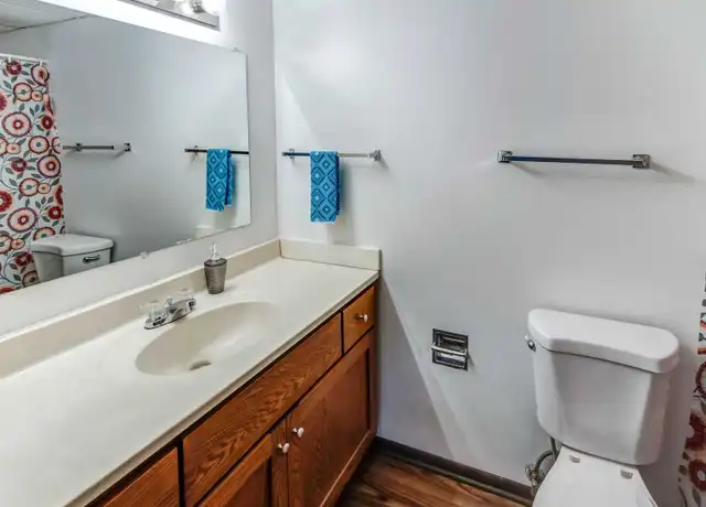 Property at 819 W Crestwood Dr Apt 201, Peoria, IL, 61614, 1 bed, 1 bath, [object Object]