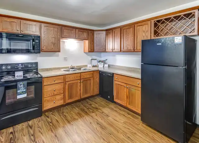Property at 819 W Crestwood Dr Apt 201, Peoria, IL, 61614, 1 bed, 1 bath, [object Object]