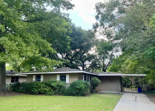 Property at 1242 Aster St, Baton Rouge, LA, 70802, 3 beds, 2 baths, [object Object]