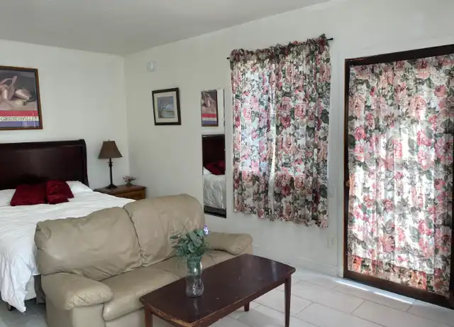 Property at 15338 Hart St Unit 3, Van Nuys, CA, 91406, 0 beds, 1 bath, [object Object]