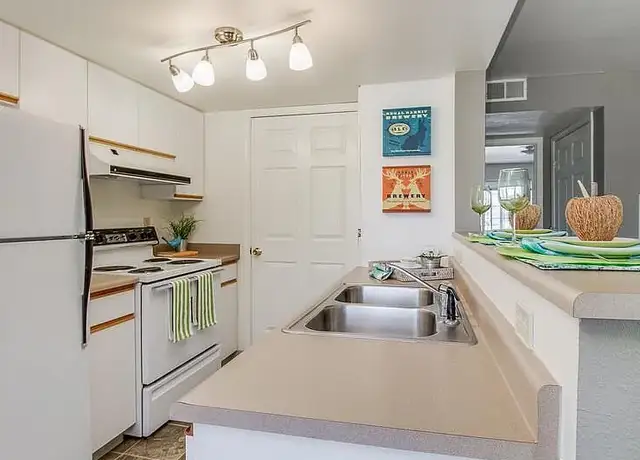 Photo of 685 E Holly St, Boise, ID 83712