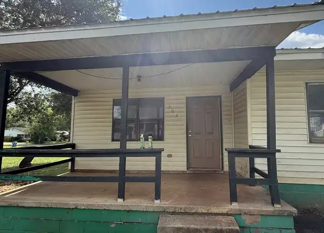 Property at 303 S Hampton St, Americus, GA, 31709, 4 beds, 2 baths, [object Object]