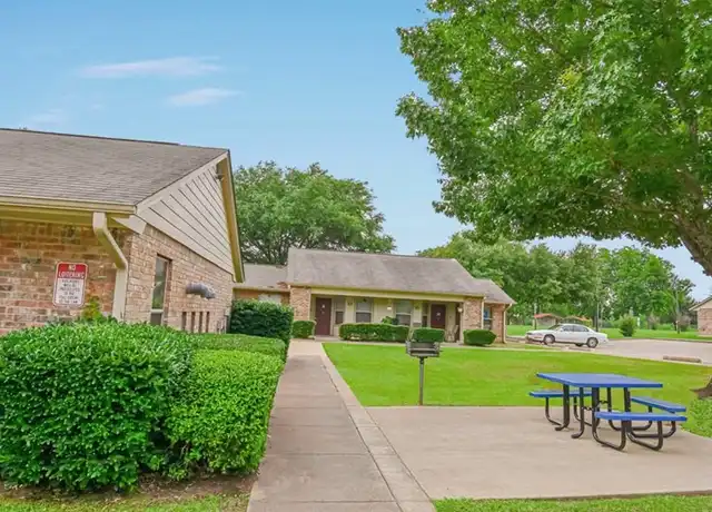 Property at 1220 Heritage Dr Unit 102, Jacksonville, TX, 75766, 2 beds, 1 bath, [object Object]