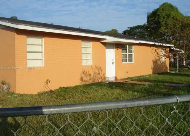 Property at 696 SW 16th Ter, Homestead, FL, 33030, 4 beds, 2 baths, [object Object]