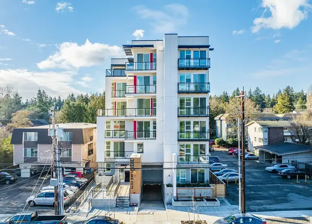 Photo of 14337 32nd Ave NE, Seattle, WA 98125