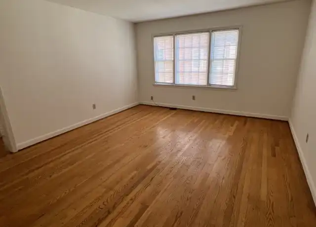 Property at 2020 Brandon Ave SW Unit 9, Roanoke, VA, 24015, 2 beds, 1 bath, [object Object]