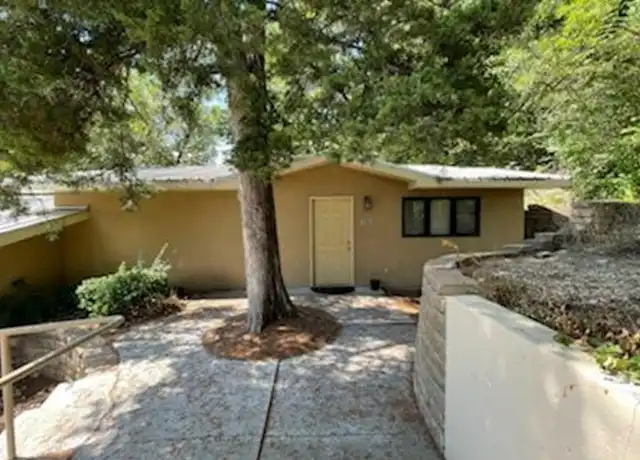 Property at 216 S Oak Pl, Manhattan, KS, 66503, 1 bed, 1 bath, [object Object]
