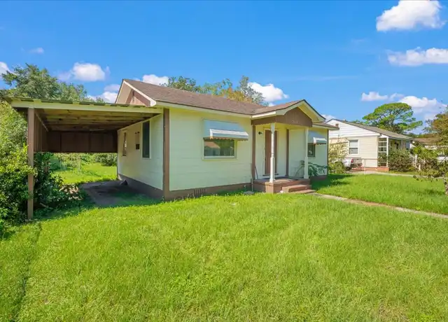 Property at 2111 Hawthorne St, Savannah, GA, 31404, 2 beds, 1 bath, [object Object]