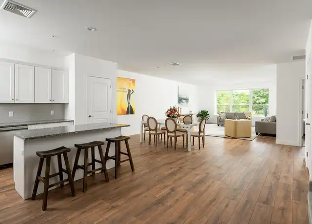 Property at 390 Chief Justice Cushing Hwy Unit 206, Cohasset, MA, 02025, 1 bed, 1 bath, [object Object]