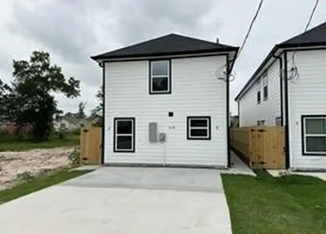 Property at 8128 Sterlingshire St Unit B, Houston, TX, 77078, 3 beds, 2 baths, [object Object]