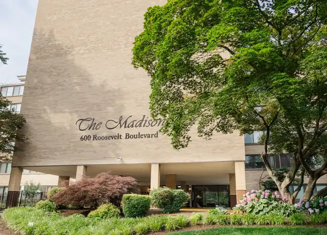 Property at 600 Roosevelt Blvd, Falls Church, VA, 22044, 2 beds, 1 bath, [object Object]