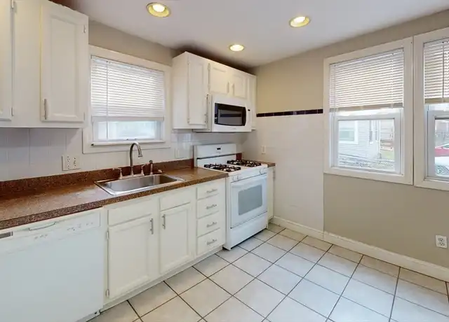 Property at 22 Kelley Ct Unit 24, Boston, MA, 02135, 2 beds, 1 bath, [object Object]