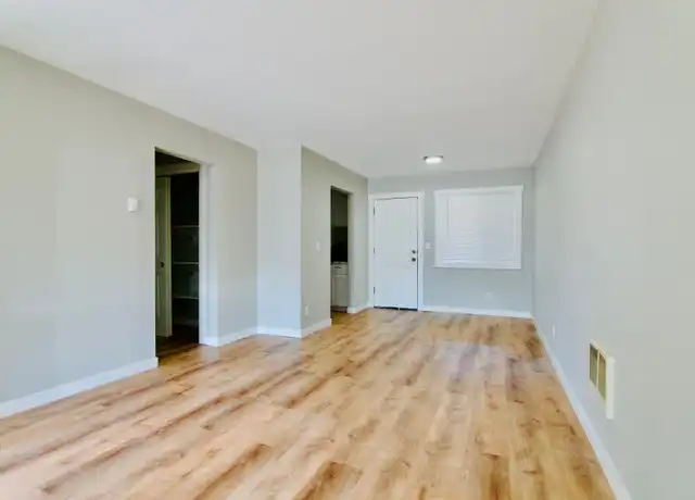 Property at 522 N Adair St #07, Cornelius, OR, 97113, 1 bed, 1 bath, [object Object]