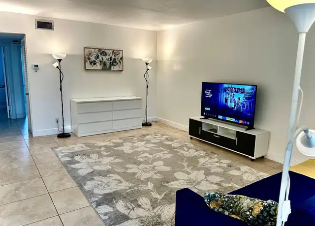 Property at 270 Layne Blvd #206, Hallandale Beach, FL, 33009, 2 beds, 2 baths, [object Object]