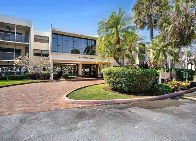Property at 491 Racquet Club Rd, Weston, FL, 33326, 2 beds, 2 baths, [object Object]
