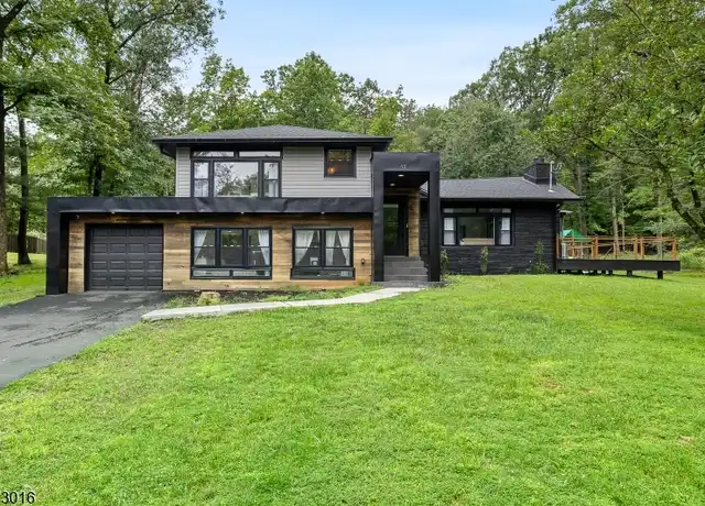 Property at 65 Old Stirling Rd, Warren, NJ, 07059, 4 beds, 3.5 baths, [object Object]