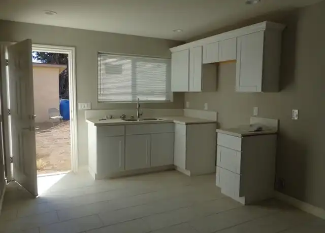 Property at 8956 Hickory Ave, Hesperia, CA, 92345, 1 bed, 1 bath, [object Object]