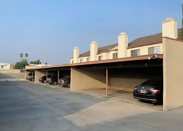 Photo of 565 E Arrow Hwy, Azusa, CA 91702