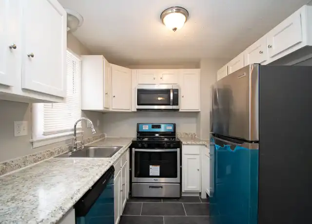 Property at Wallingford Ventures 286 LLC - 286 S Elm St, Wallingford, CT, 06492, 2 beds, 1.5 baths, [object Object]